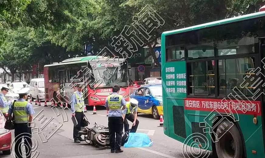 温州血腥车祸!电动车主当场死亡