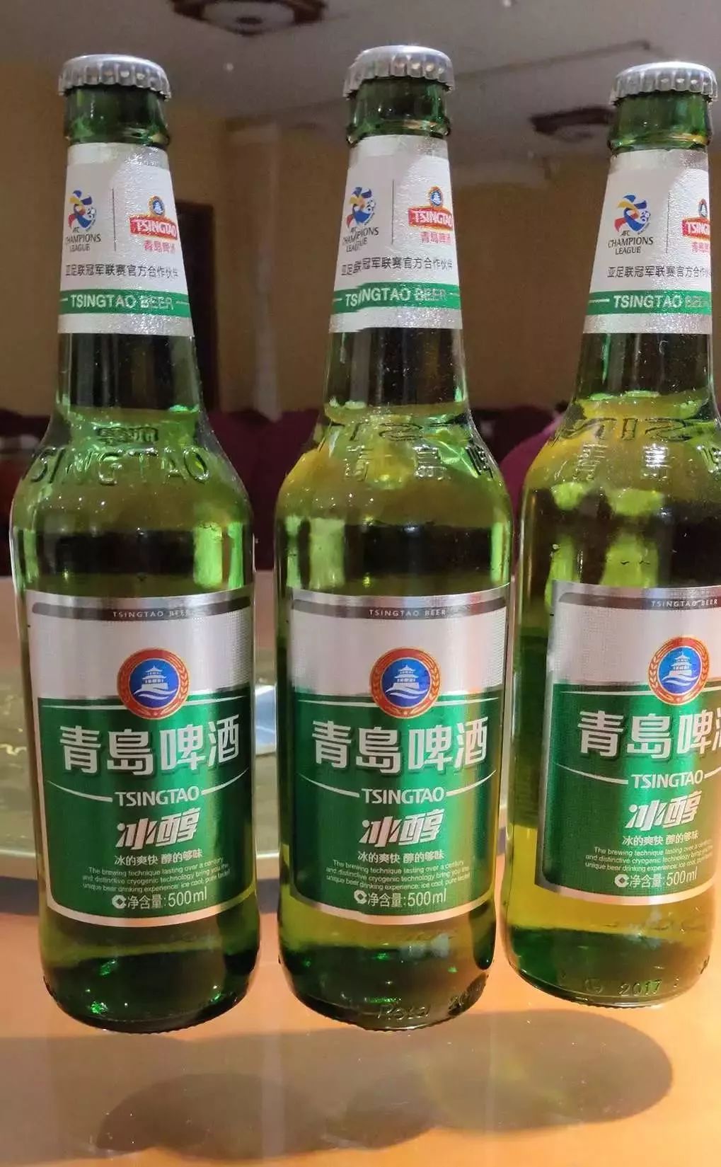 先抢啤酒再点菜!无论您几个人一桌,先抢一箱回去!