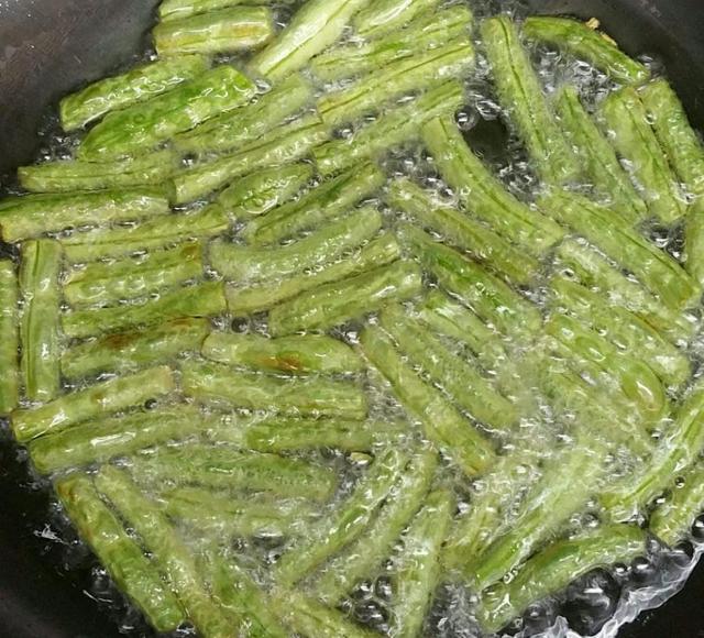 怎么晒豆角干好吃窍门 e40bed790063446887b4ccf23c4fce32.jpeg