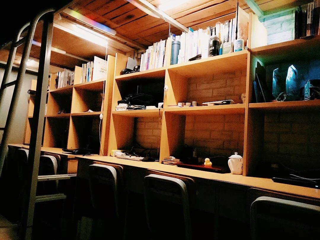 还记得深夜还在复习的我们