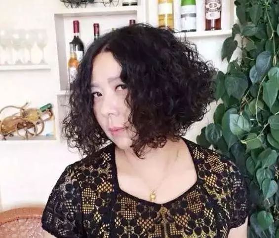 女人才过30岁别急着留这3种大妈发型很显老又难看