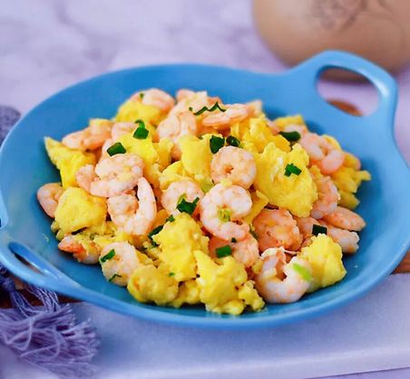 鸡蛋炒虾仁:十分钟出锅,鸡蛋滑嫩,虾仁Q弹,满满的营养好味道