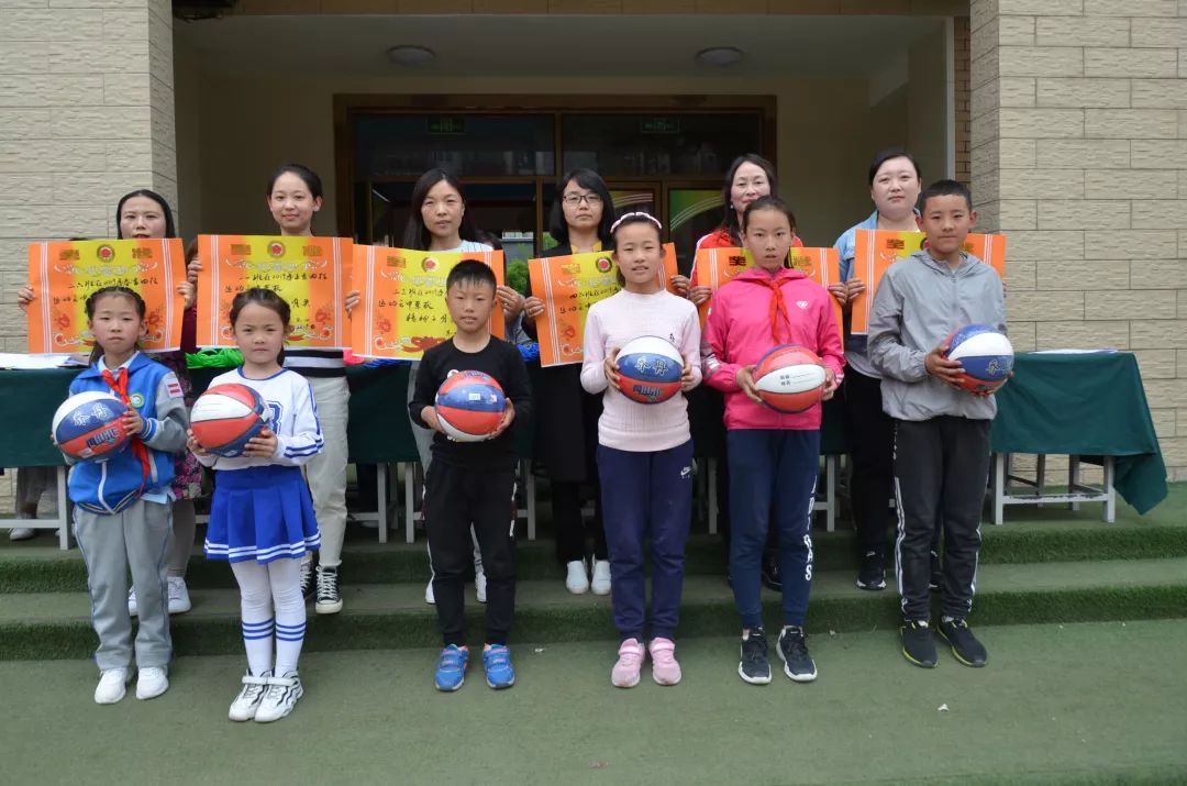 东仁堡小学2019年春季田径运动会圆满闭幕