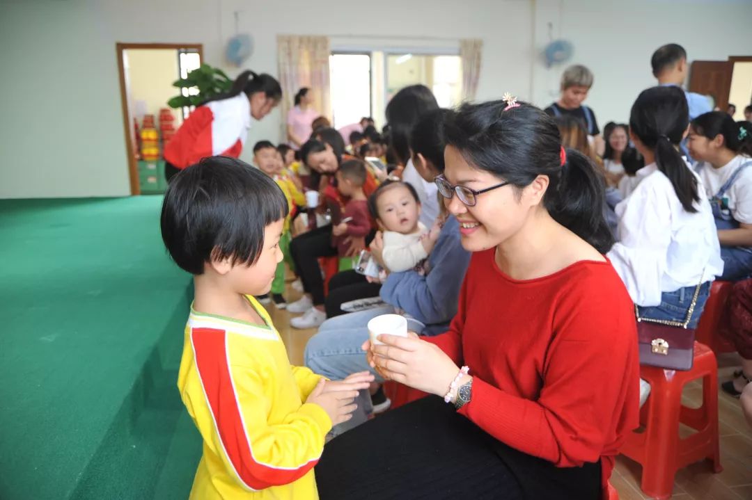 【龙江朝霞幼儿园】感知于心,感恩于行——母亲节主题活动