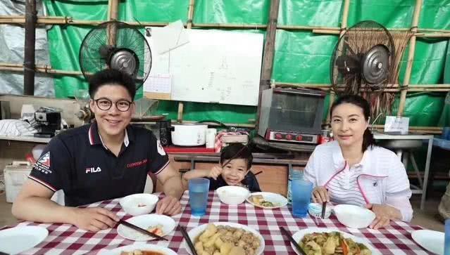 郭晶晶遭偷拍三点 透视短片疯传成人网站[组图]-搜狐大视野-搜狐新闻