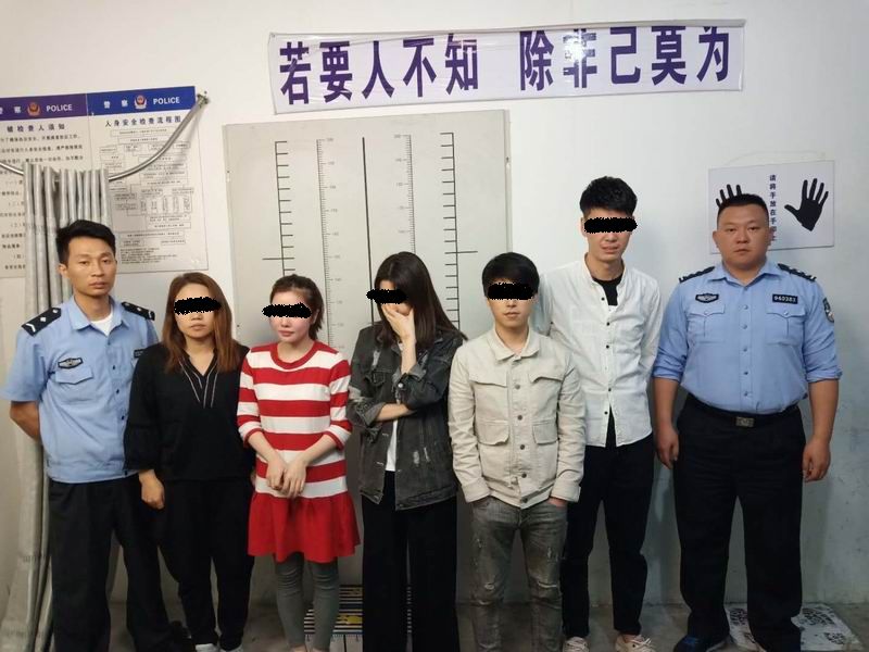 霞浦警方抓获2名网上在逃人员,5名赌博人员