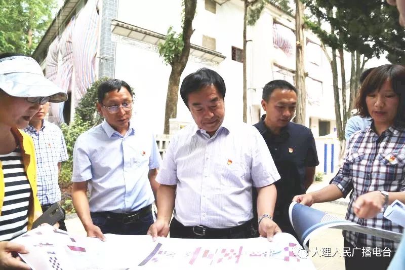 高志宏一行先后来到下关镇鸳浦社区,全民健身中心,大理镇五华社区
