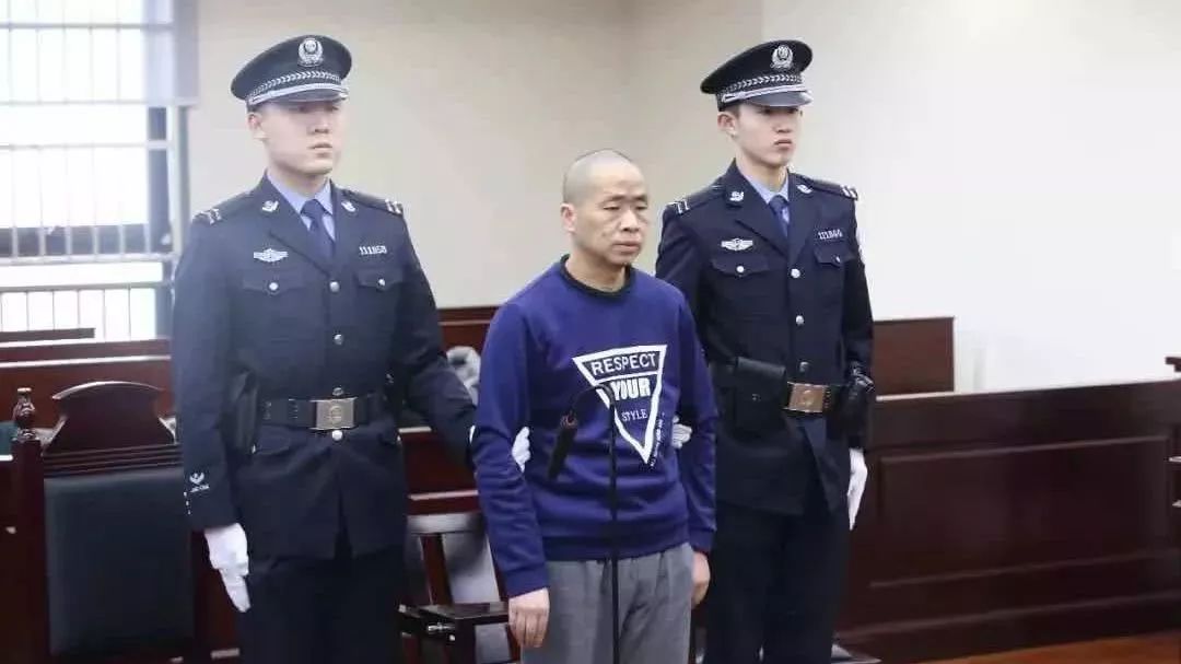 �ҳ���700ԪһСʱ���֪���ҽ̣������ǿ��17��Ů����Ů�������װ�������ͷ��