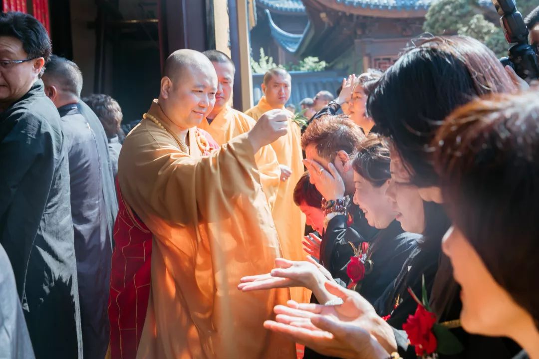 释迦牟尼佛圣诞吉日,祈愿佛日增辉,正法久住