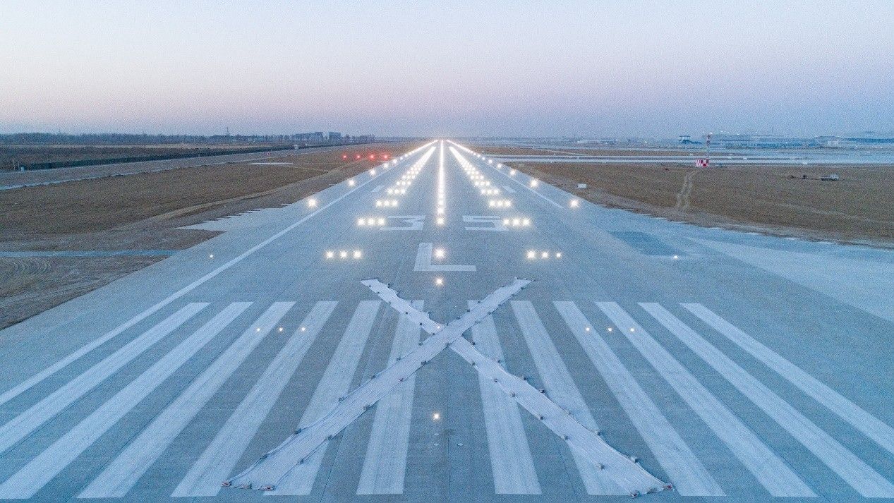 航盟消息-为减少航班互扰 大兴机场建设横穿"天路"的跑道