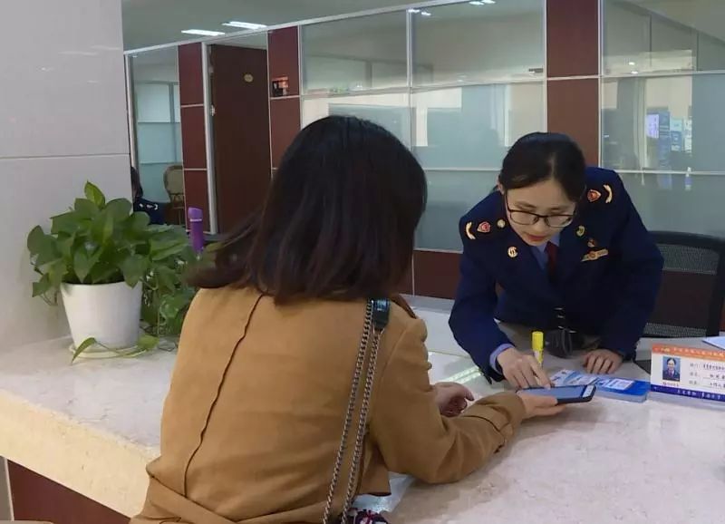办事忘带身份证?别怕!只需刷刷脸,“阿拉警察”来帮你! 欧美性交视频