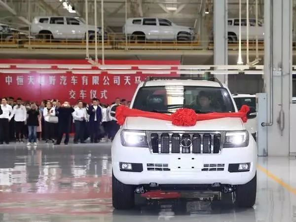 国产又出硬派越野 搭4 6l V8发动机 一看外观丰田陆巡都懵了 设计