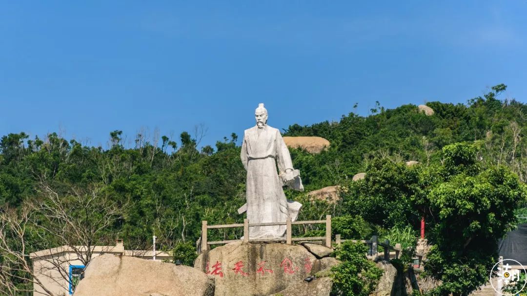 广场"且诗人文天祥曾写下《过零丁洋》一诗由于桂山岛地处万山群岛