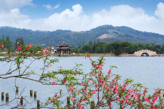 宁波的最美旅游景点——东钱湖与灵隐寺