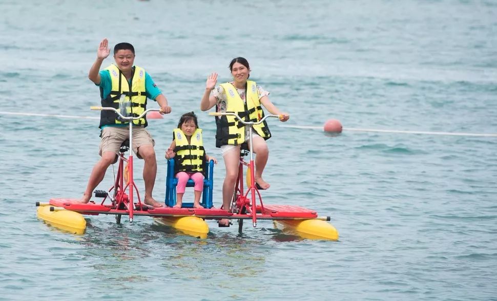 推荐地点:陵水黎族自治县东线高速公路牛岭出口分界洲岛旅游区