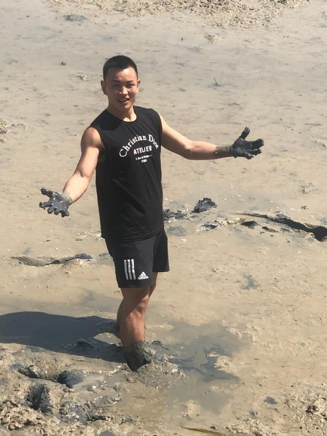 中国搏击明星铁英华:擂台上铁骨铮铮的硬汉,台下竟是这样的人?