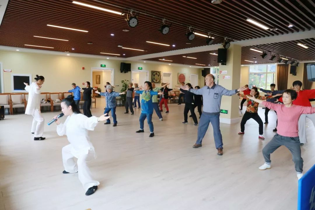 乐享学院&武当养生课堂丨中铁任之贵宾乐享八段锦,情迷武当拳