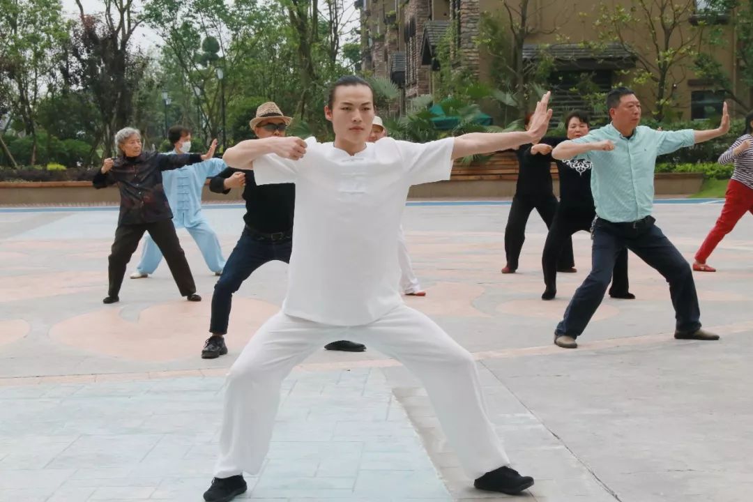 乐享学院武当养生课堂丨中铁任之贵宾乐享八段锦情迷武当拳