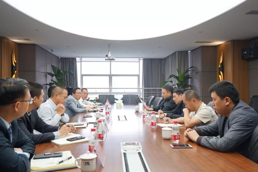 重庆市公安局经侦总队杨勇副总队长一行莅临华科金融调研
