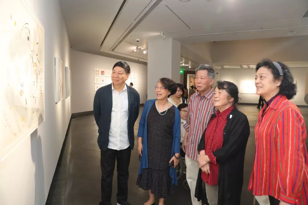 杨缨双个展"在广东美术馆开展,此次展览由广东美术馆主办,杨之光美术