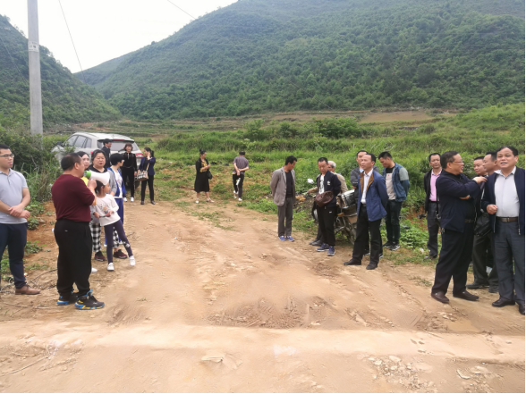独山什么成语_南阳独山图片(2)