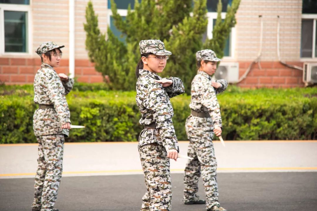 每日多图 军训 坚毅_陈博奥