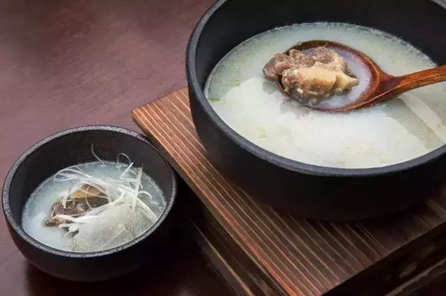 排骨汤怎么炖又白又鲜 63bcfdac3a154ab4ab19523c776aeeb9.jpeg