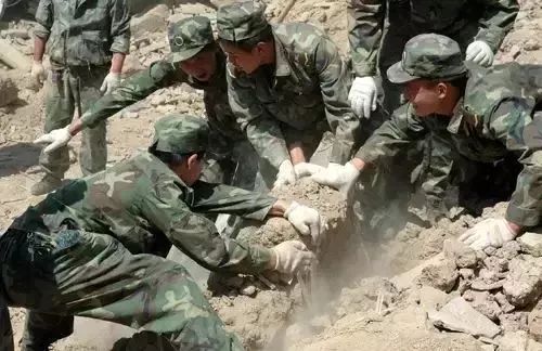 那群被救的孩子已参军报国:汶川地震十一周年,我们不曾忘记