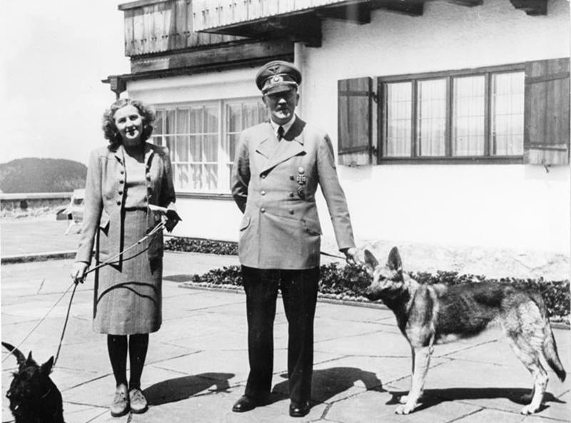 德国希特勒时代经济总量_希特勒德国照片