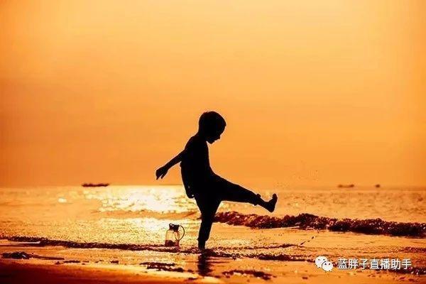 拍照如何找到最合适的角度 73241263d60b4d9cbd36e656ccd6c2d8.jpeg