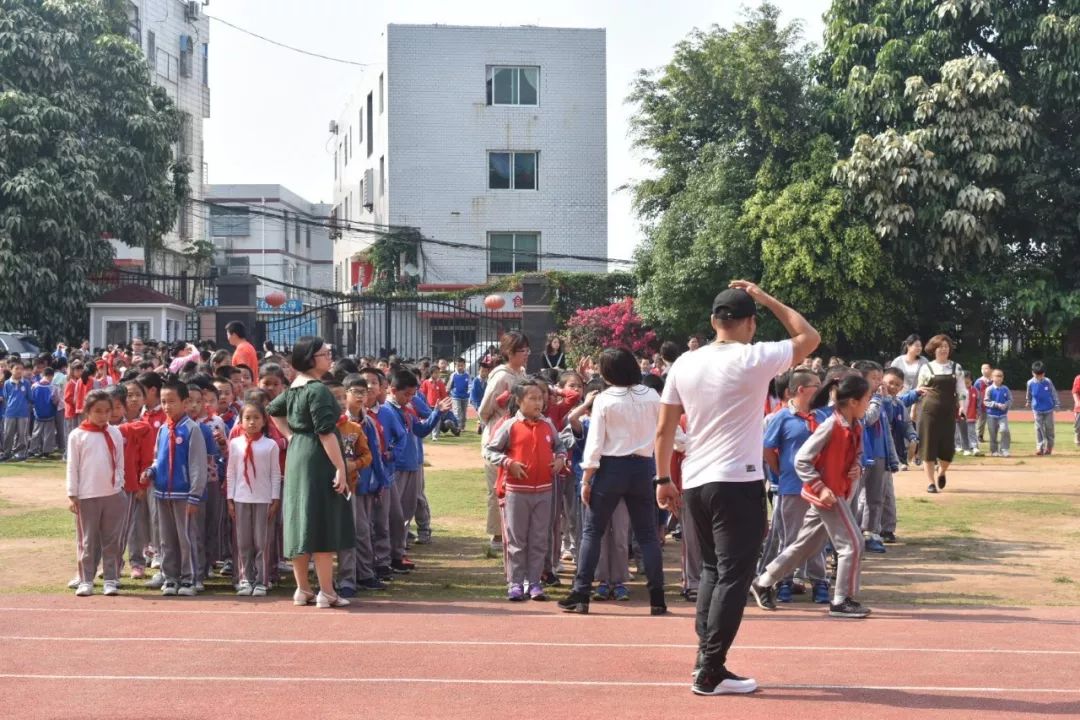 【励志教育】高殿中心小学举行5·10防空紧急疏散演练