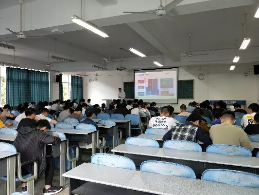 如何选择适合自己的职业技能培训学校 a85c3ca30cfc4f19b563ab8da8e1ce5e.jpg