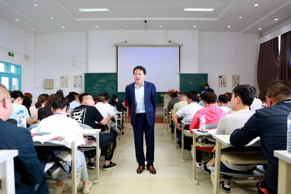 2019年经济思考_四个经济学思维,解决你2019年的经济困惑,甚至改变人生