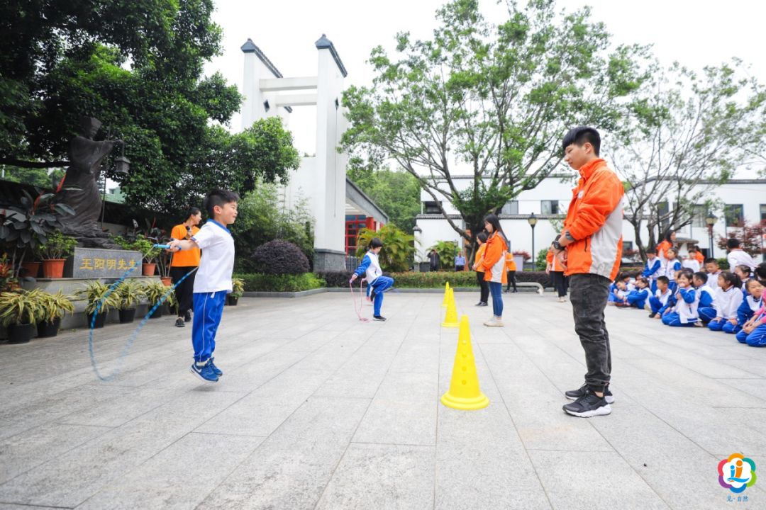 华伦小学第一届悦动体育节——"给我一个笑"跳绳日活动