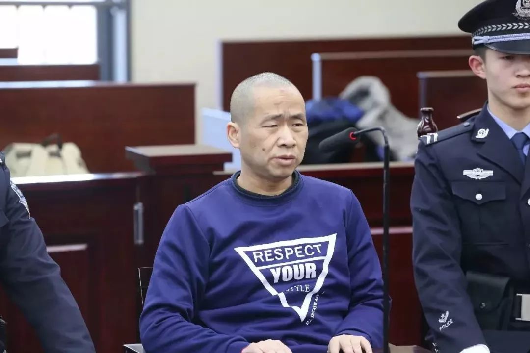 花700 元一小时请的知名家教,竟多次强暴17岁女孩.... 龙8国际long8