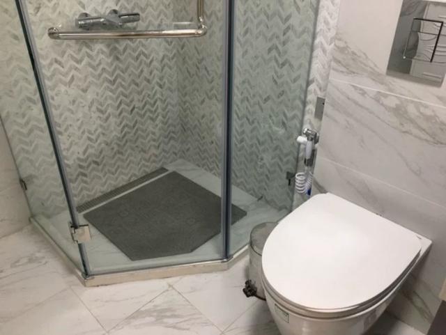 淋浴房还做拉槽就落伍了,现在流行立体瓷砖,防滑功能更强大!