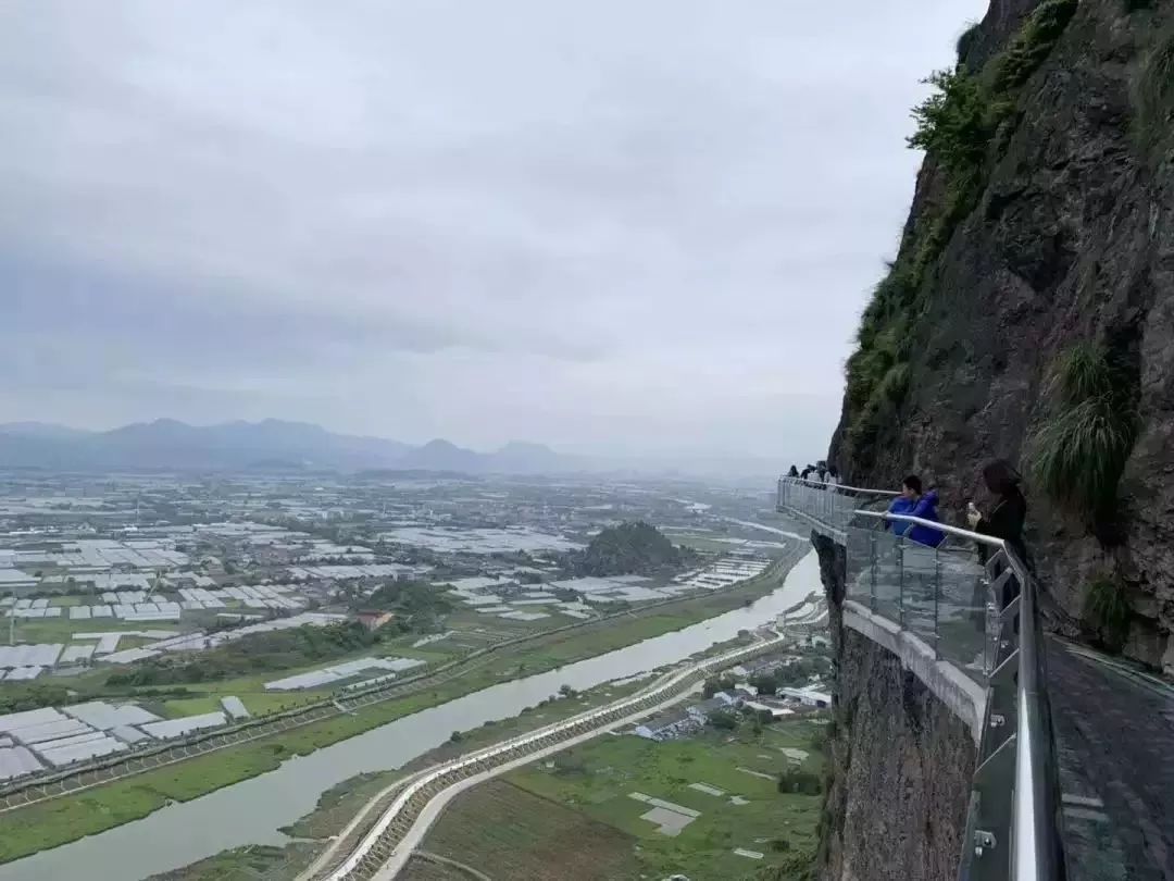 苍南这个村有条玻璃栈道!太刺激了,你敢走吗?