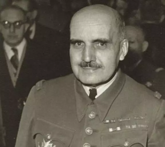 二战时，4万法军向德军缴械，被称为“最有尊严的投降”！