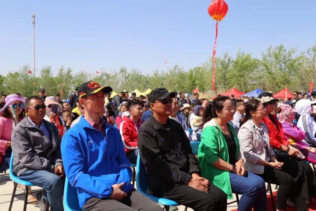 彰显速度与激情石沙玛兵地联手举办军燕沙漠汽车越野挑战赛