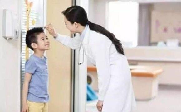                     孩子身上出现这几个迹象可能要停止长个了，及时补救还来得及