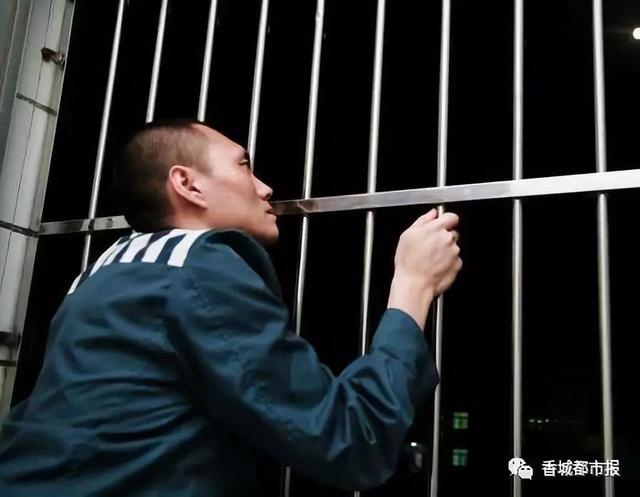 暴脾气!眼看只有19天就出狱了,在咸宁监狱里的他和狱友打起来了.