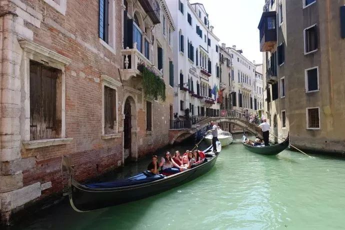 威尼斯，一座世界闻名的“水城”，它所有的风情都在这里