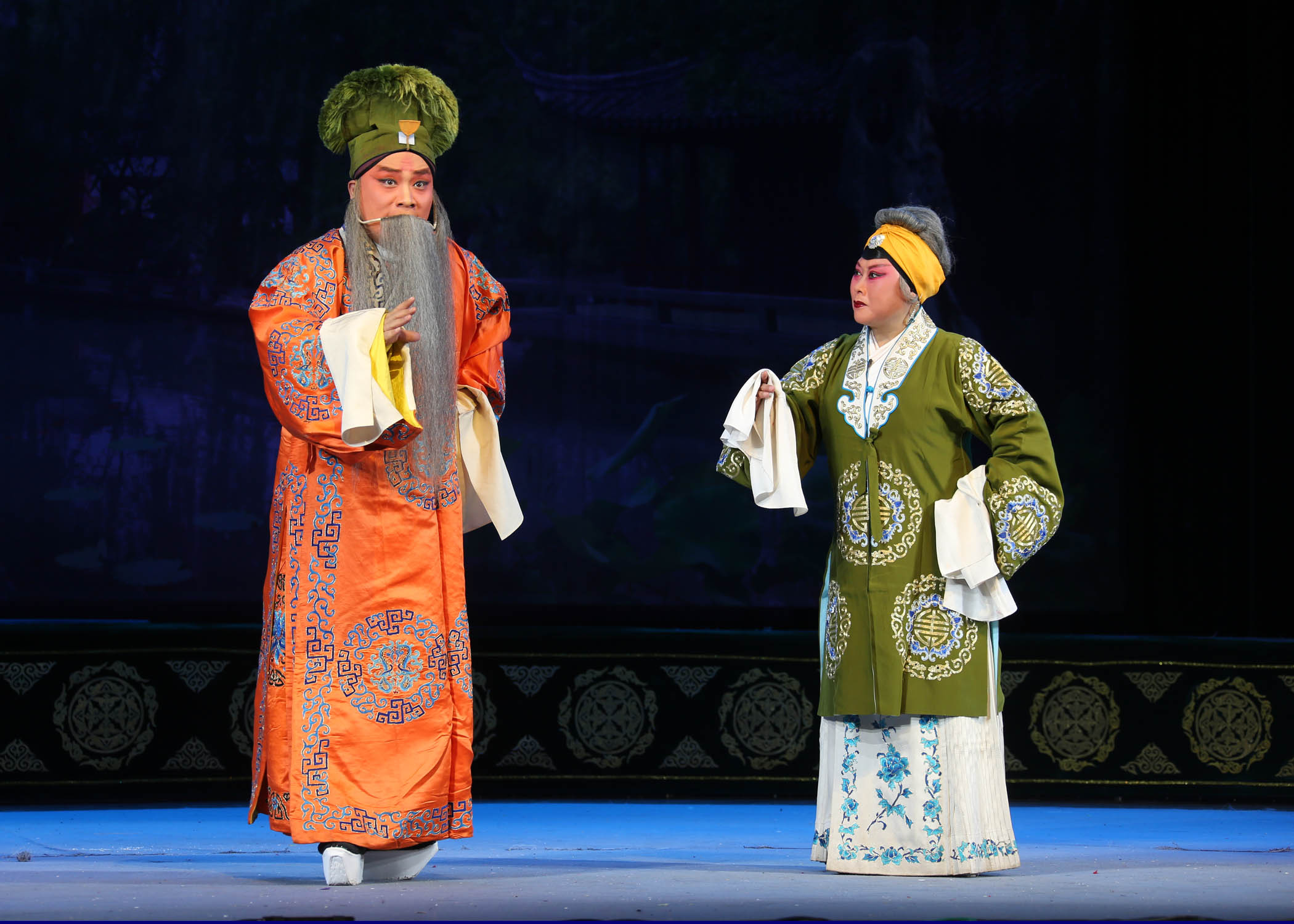 非遗传统戏曲上党落子《白沟河》吸引了众多老