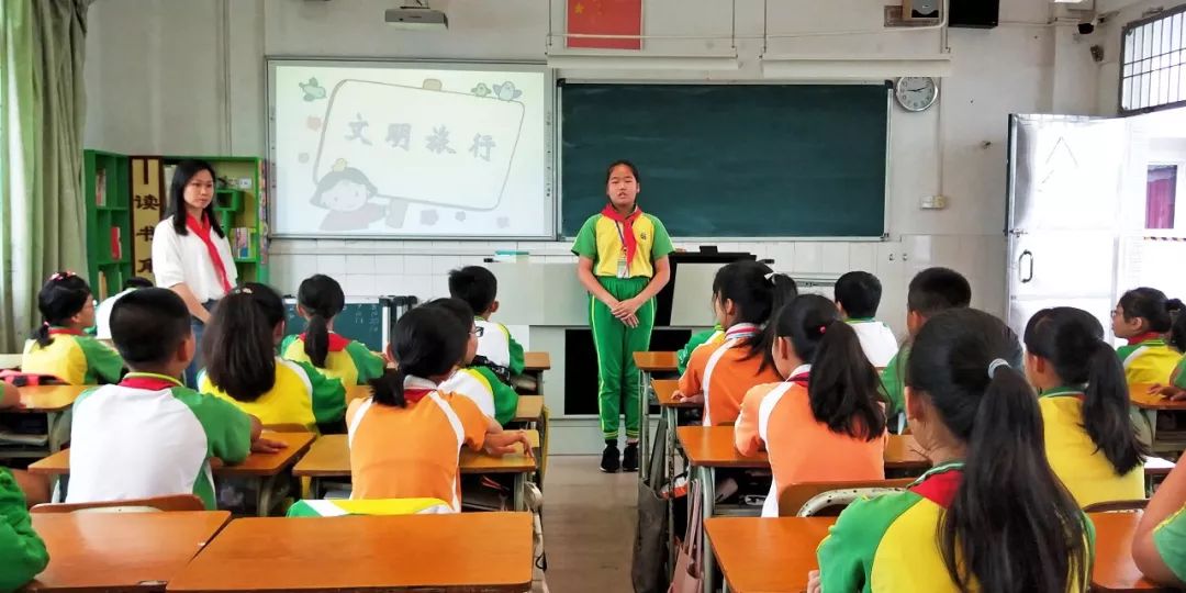 【图为钟村中心小学文明礼仪学习现场】