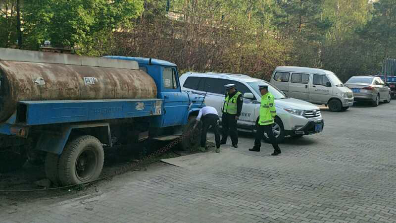 “僵尸车”大作战 长春净月交警出重拳 澳门线上赌博