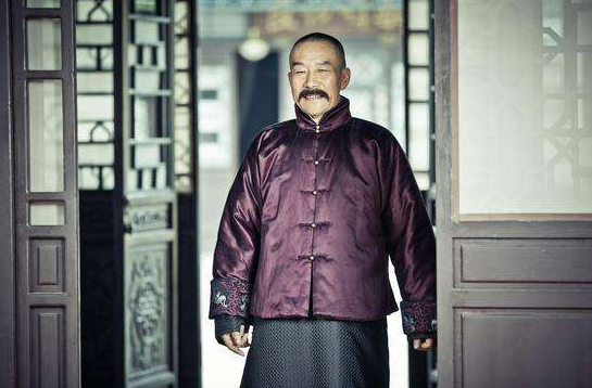 张作霖早上出门,小贩一声吆喝把他吓一跳,看张大帅怎么吓回去? 18luck新利网址登录