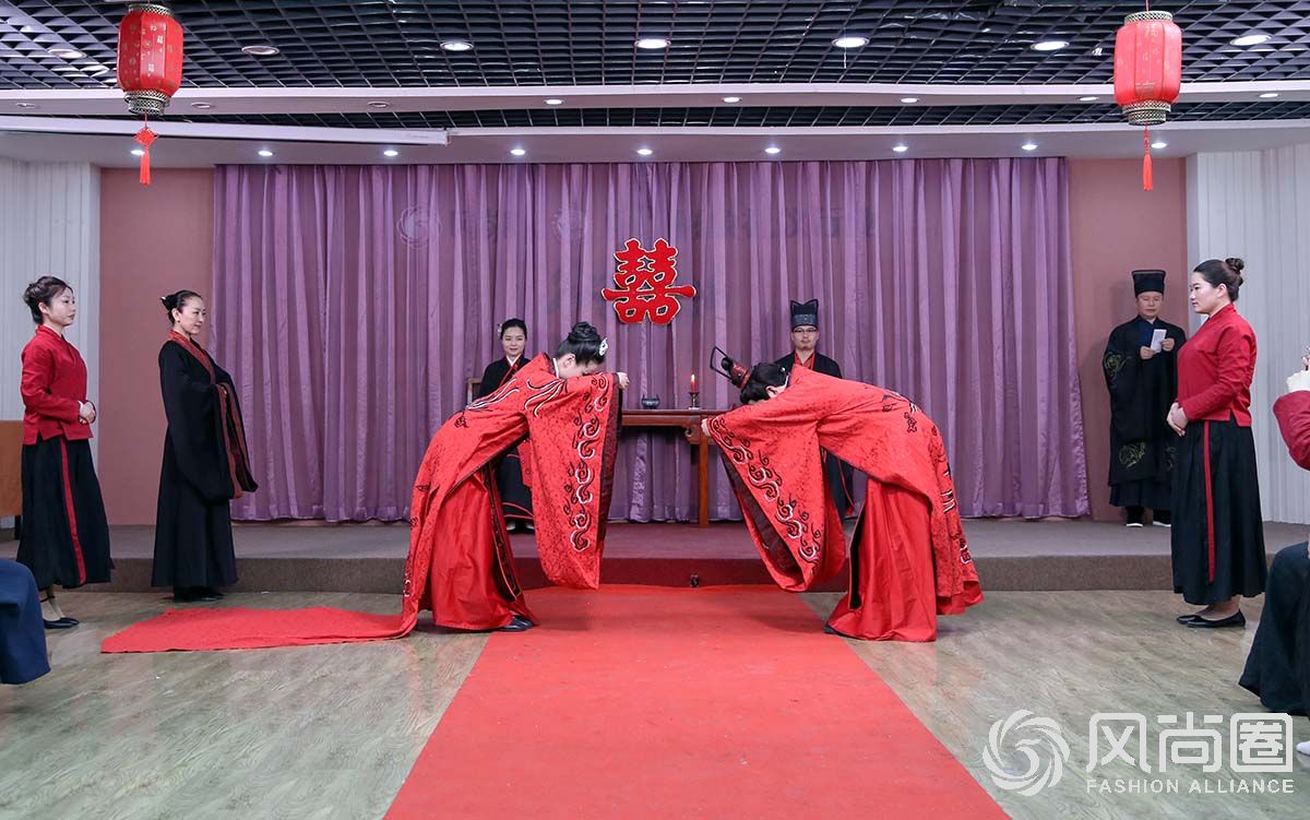 中华传统婚礼仪程在风尚圈一号厅实景呈现