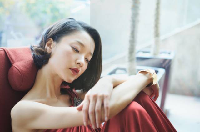 一个方脸想美女和金钱猜成语_一个美女头像猜成语