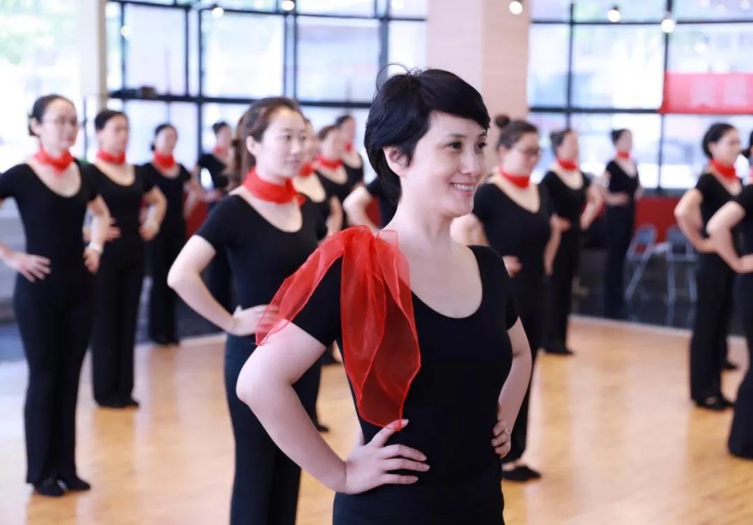 东方韵·女学社贵州分社创始人,女子素养形体形态课程导师,中式美学