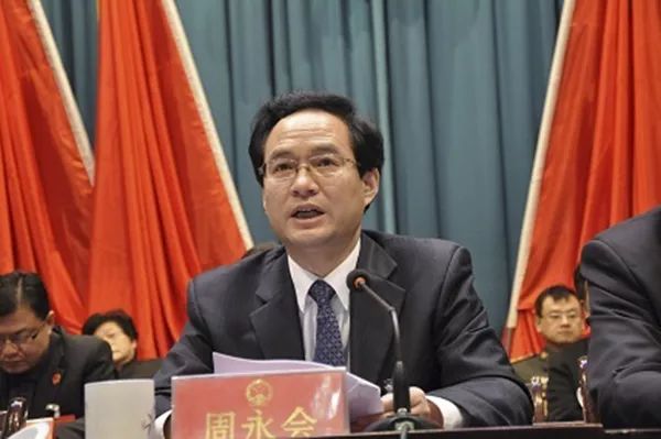 元氏县委书记郑巍,在任石家庄市鹿泉区区长期间,不正确履行职责,在